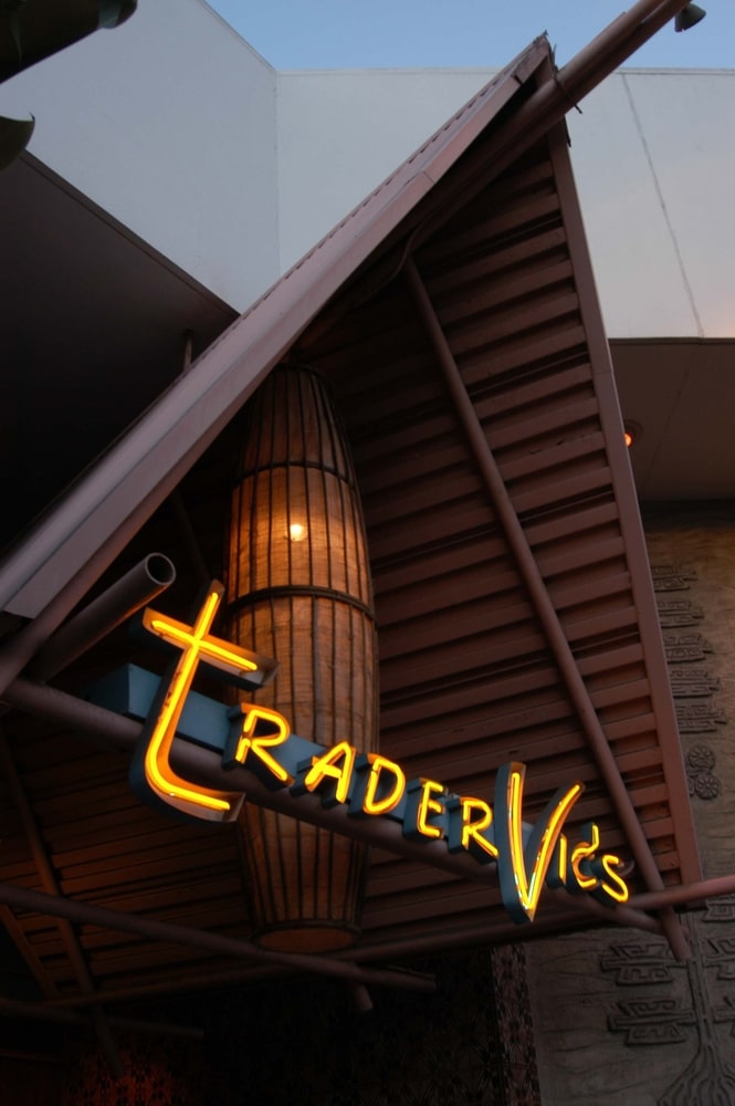 exterior of trader vics in Kauai
